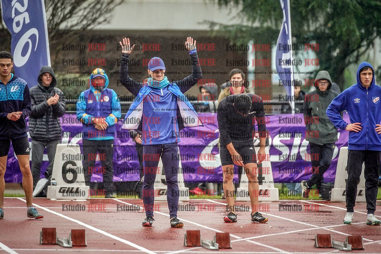 Fotos de los 100 m llanos de varones - FINAL