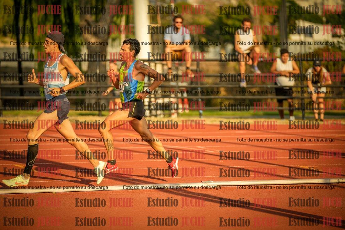 Fotos de los 5000 m llanos de mujeres y varones