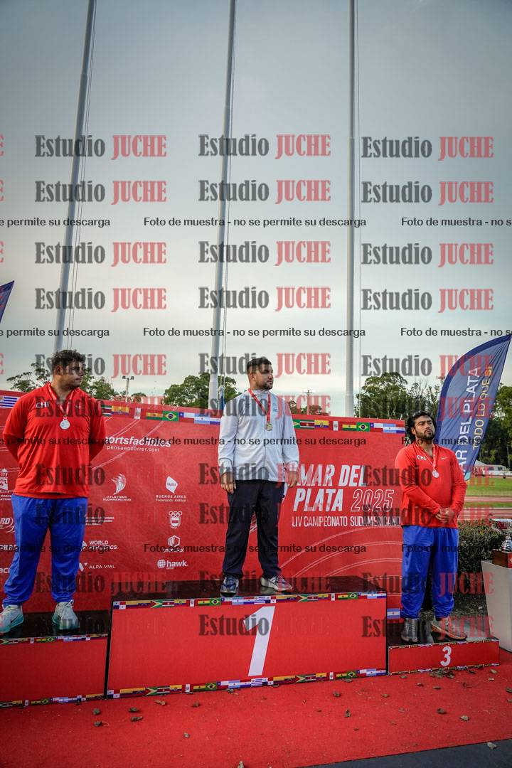 Fotos de algunos extras y podios del día 1