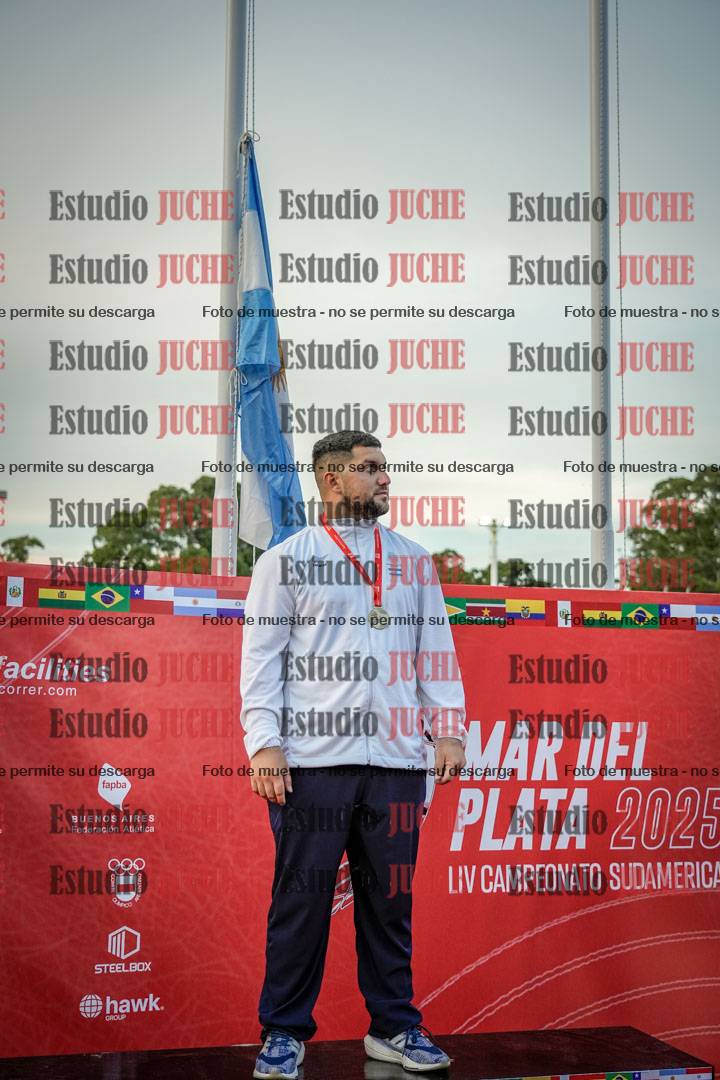 Fotos de algunos extras y podios del día 1