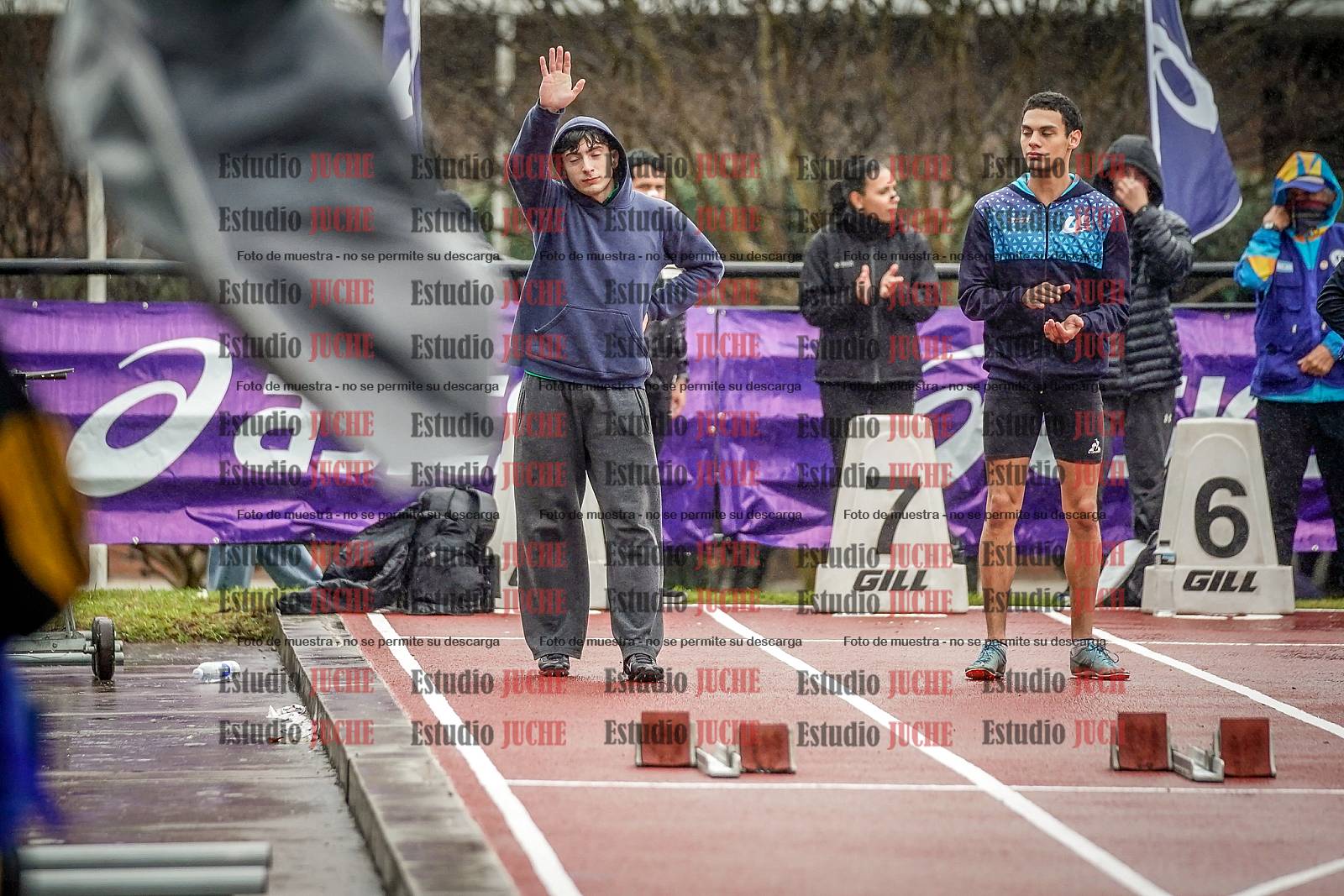 Fotos de los 100 m llanos de varones - FINAL