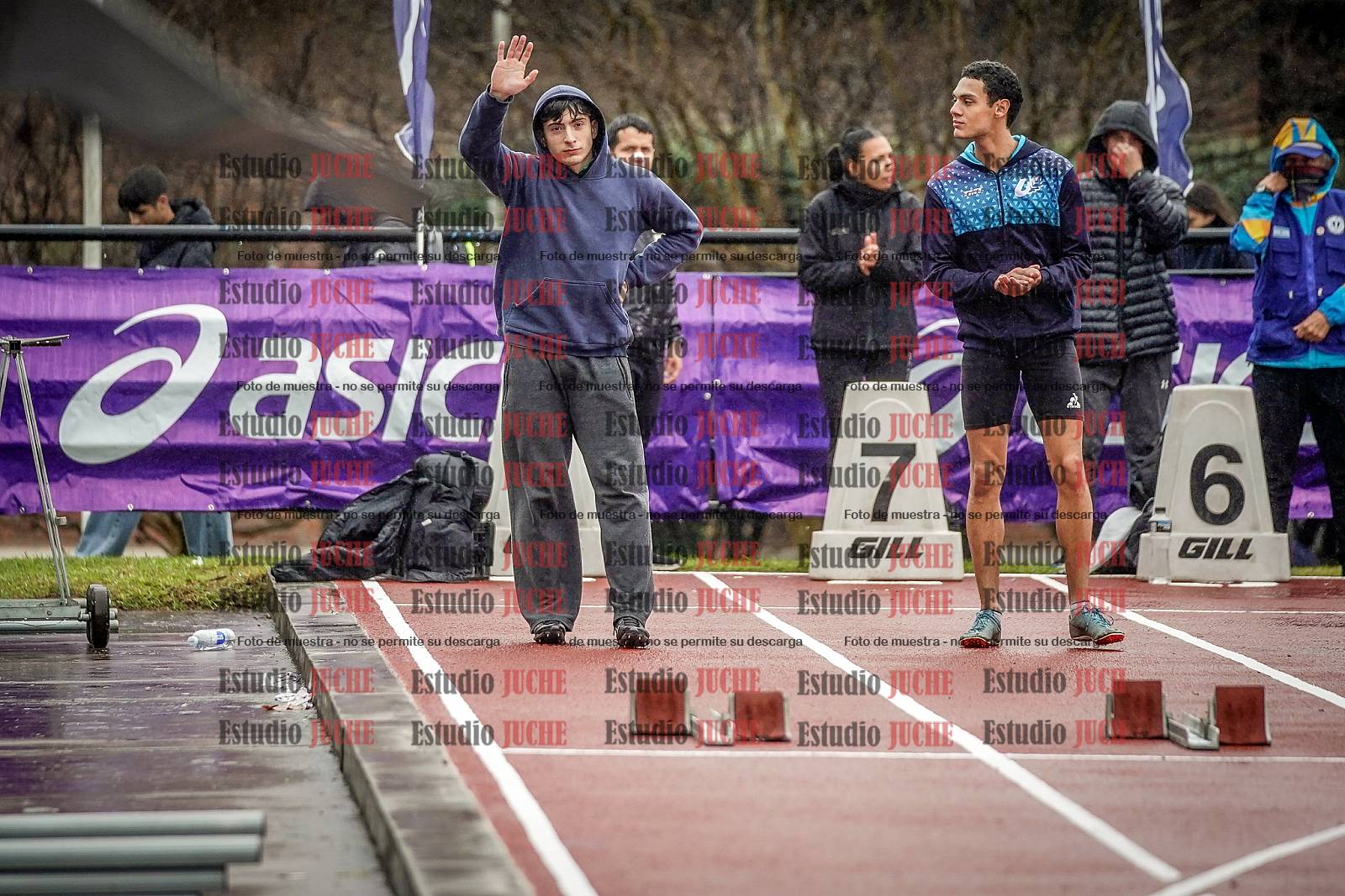 Fotos de los 100 m llanos de varones - FINAL