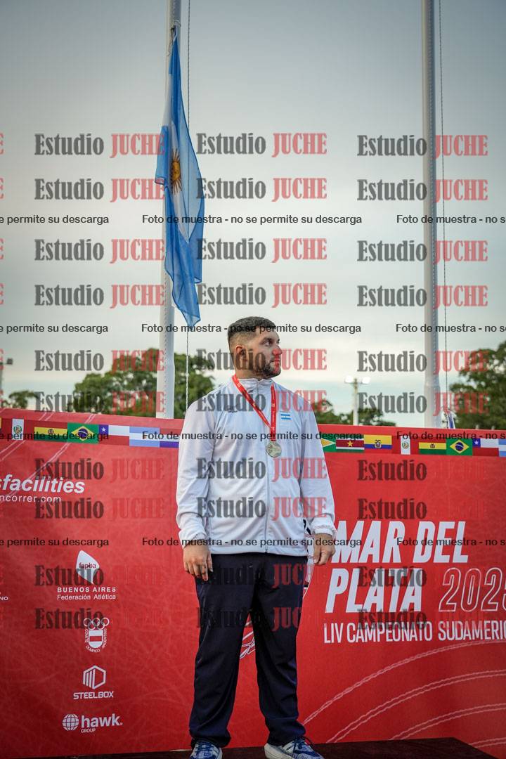 Fotos de algunos extras y podios del día 1