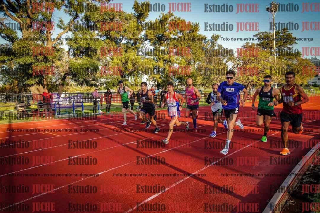 Fotos de los 3000 m llanos de varones