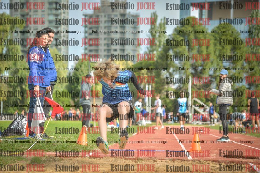 Fotos del salto en largo - varones U16