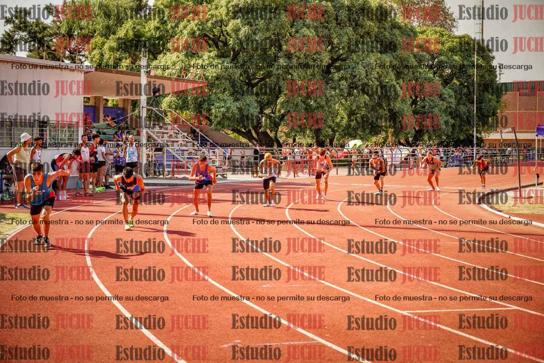 Fotos de los 800 m llanos de varones