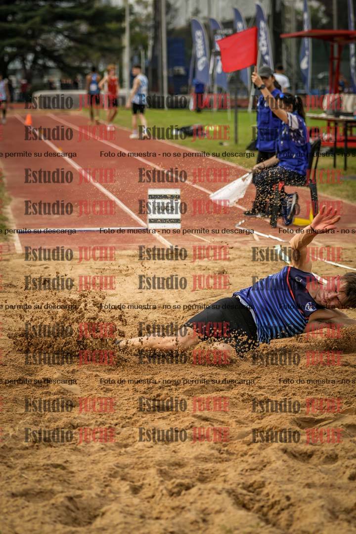 Fotos del salto en largo de varones