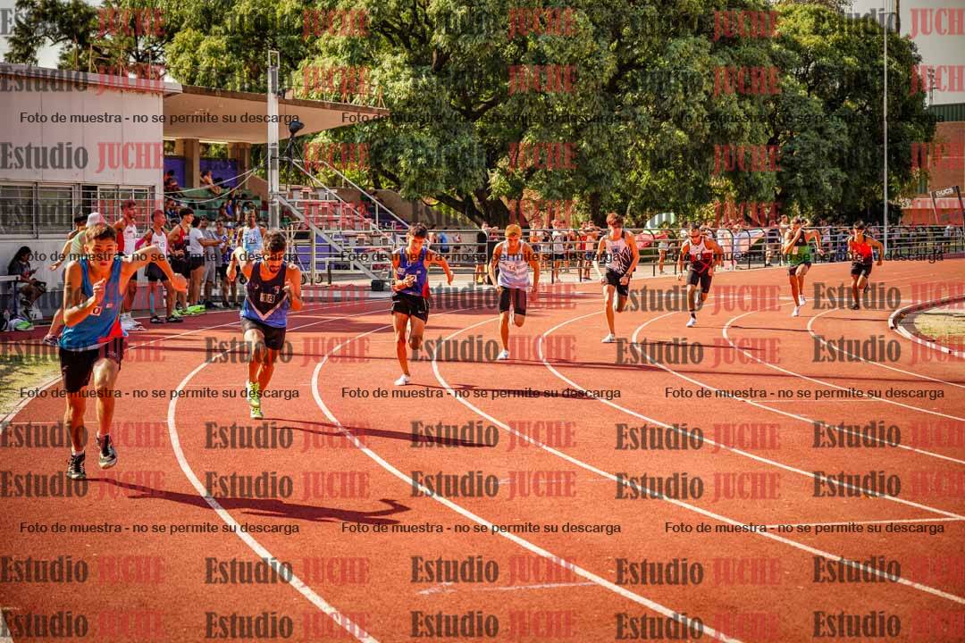 Fotos de los 800 m llanos de varones