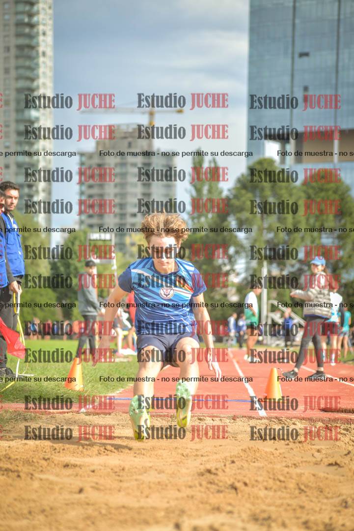 Fotos del salto en largo - varones U16