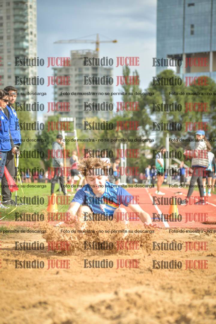Fotos del salto en largo - varones U16