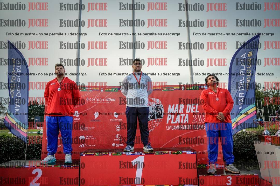 Fotos de algunos extras y podios del día 1