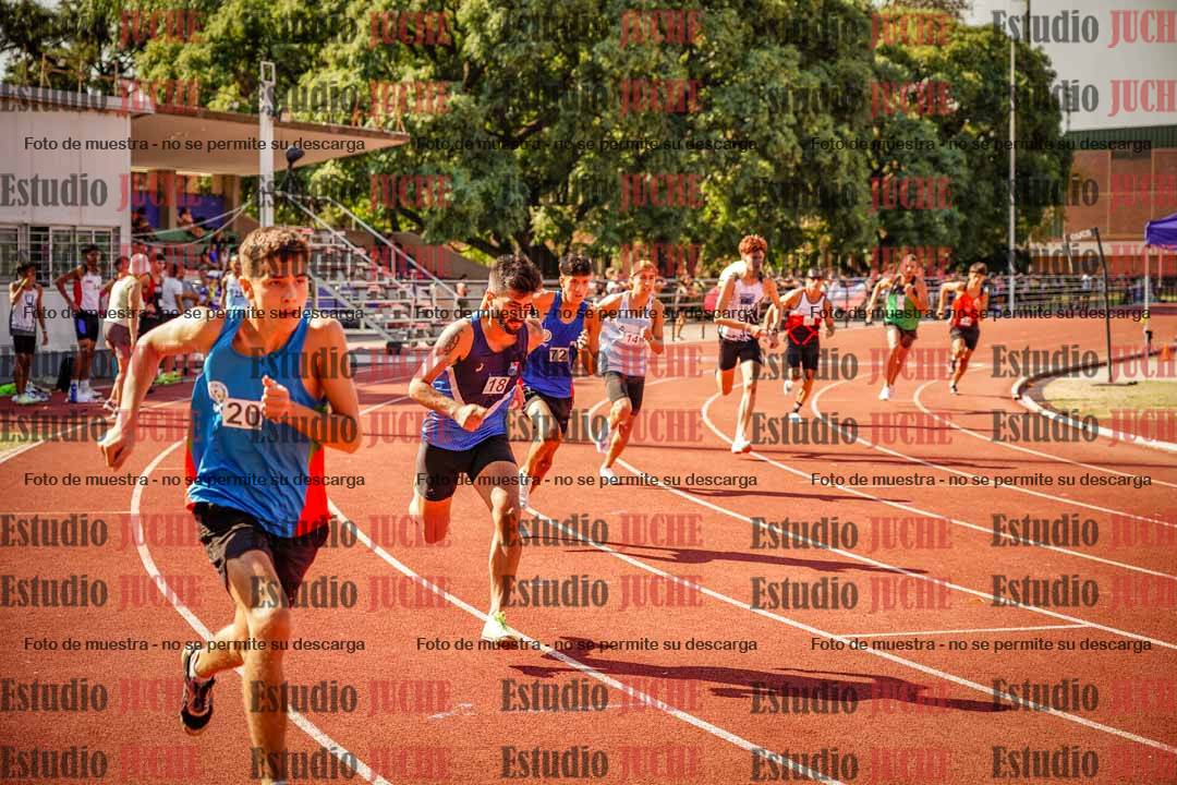 Fotos de los 800 m llanos de varones