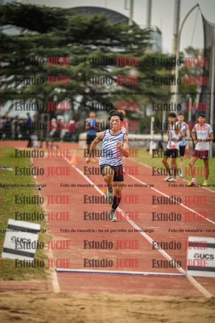 Fotos del salto en largo de varones