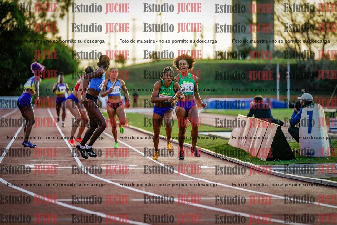Fotos de los relevos 4x400 m de mujeres