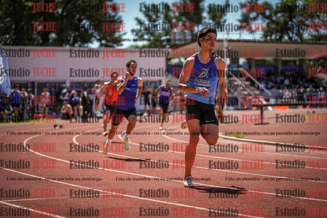 Fotos de los 400 m llanos de varones