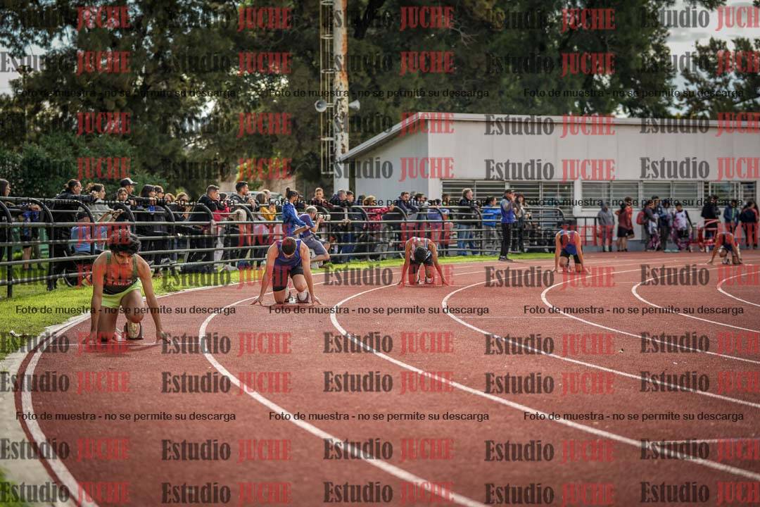 Fotos de los 400 m llanos de varones