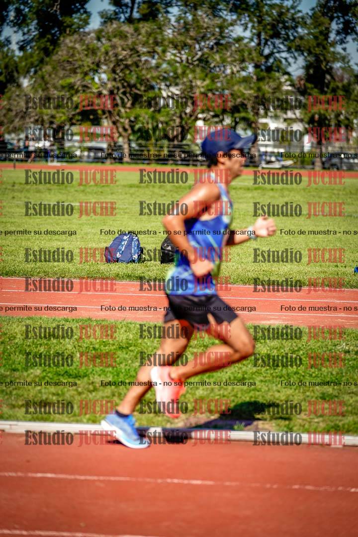 Fotos de los 5000 m llanos de mujeres y varones