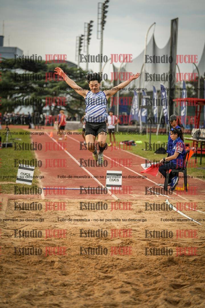 Fotos del salto en largo de varones