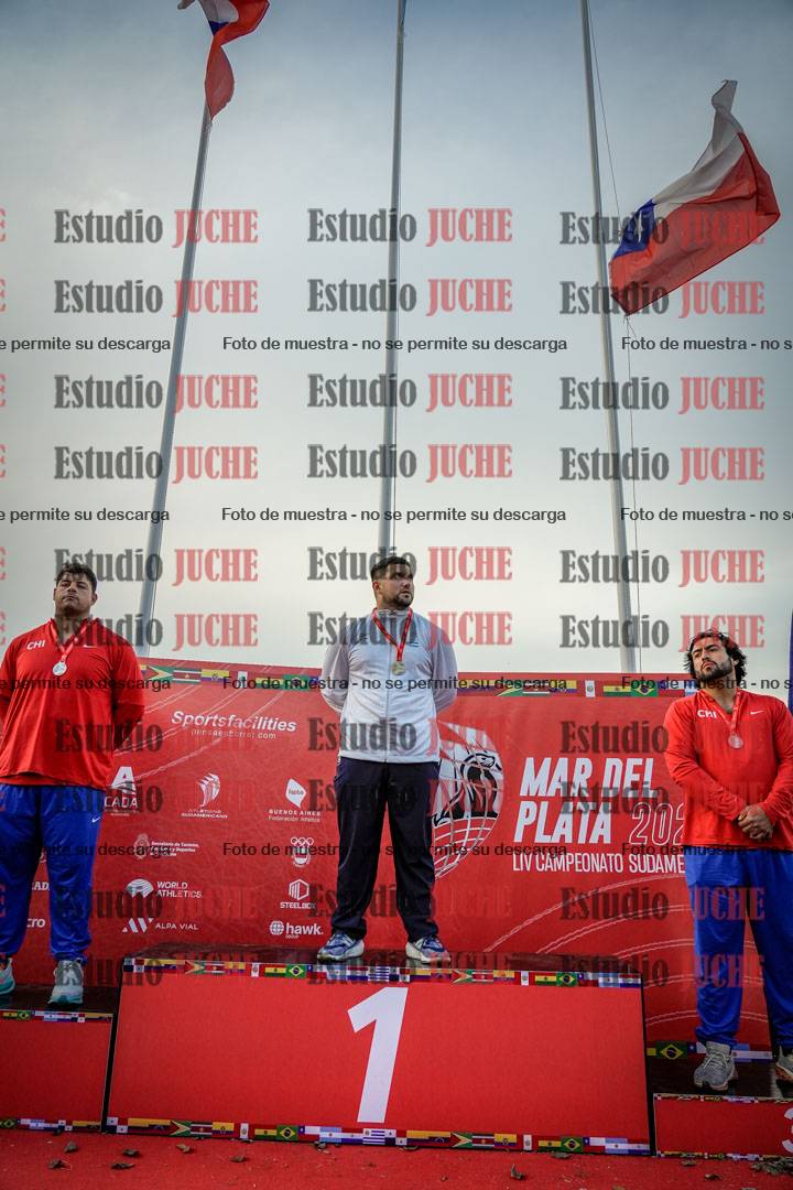 Fotos de algunos extras y podios del día 1