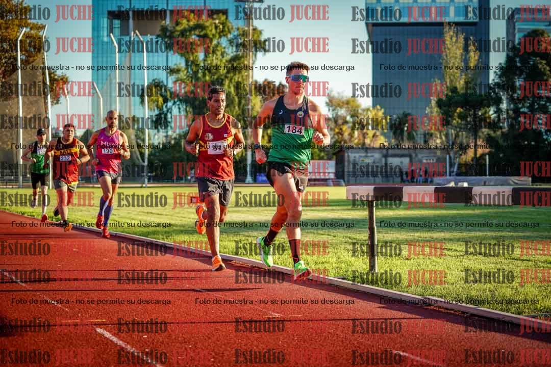 Fotos de los 3000 m llanos de varones