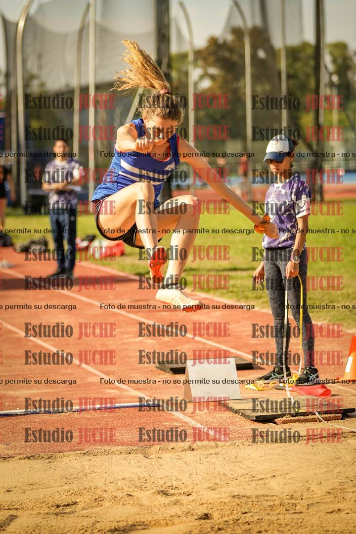 Fotos del salto en largo de mujeres