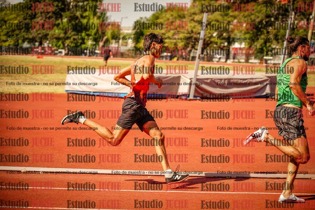 Fotos de los 800 m llanos de varones