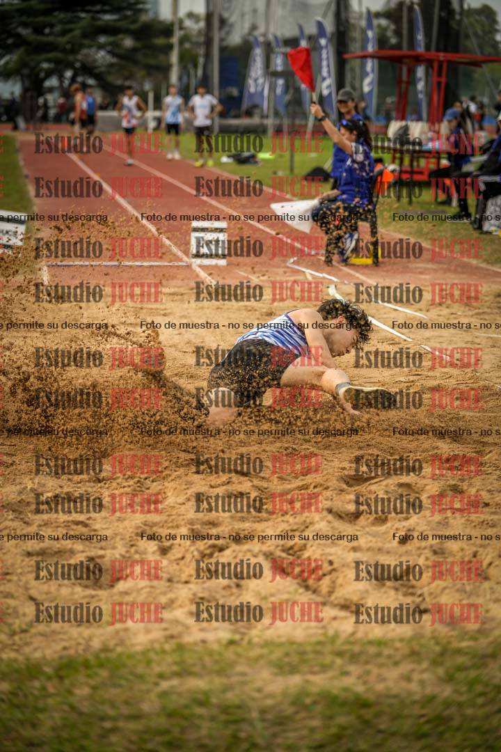 Fotos del salto en largo de varones
