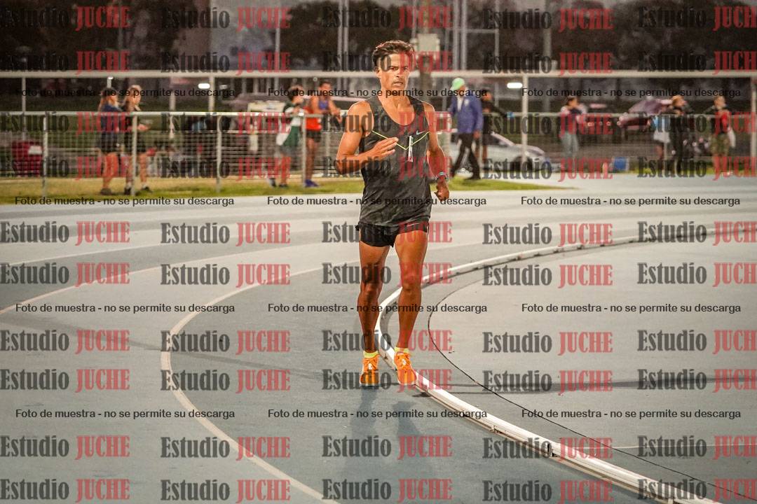 Fotos de los 3000 m llanos de varones