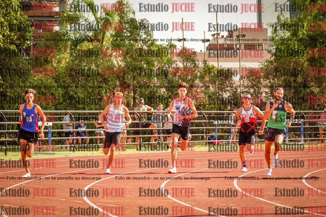Fotos de los 800 m llanos de varones