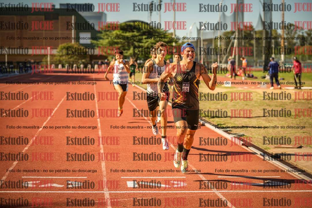 Fotos de los 800 m llanos de varones