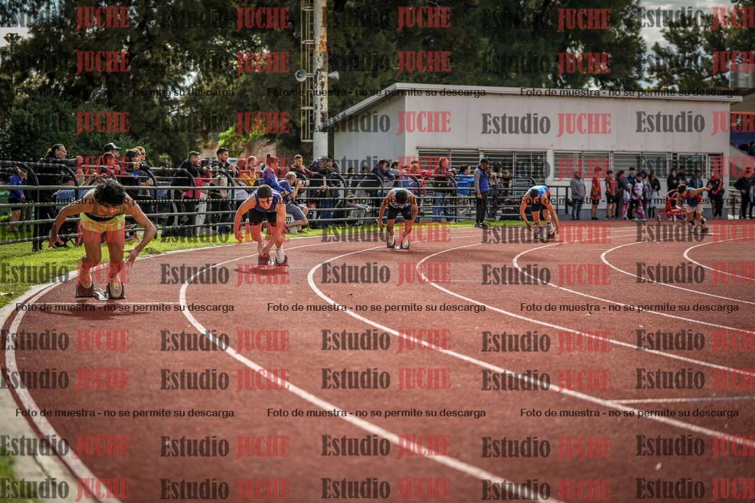 Fotos de los 400 m llanos de varones