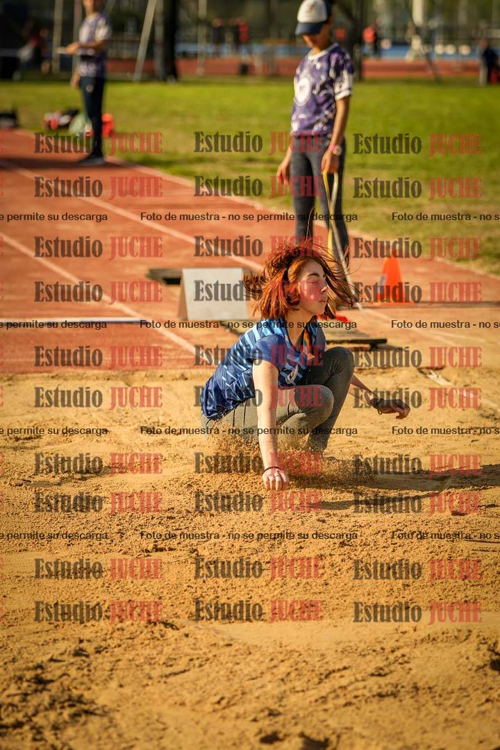 Fotos del salto en largo de mujeres