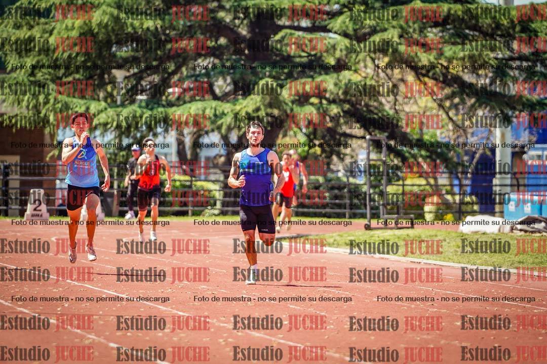 Fotos de los 400 m llanos de varones