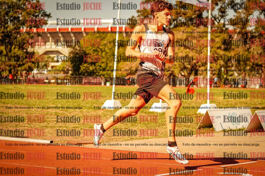 Fotos de los 800 m llanos de varones