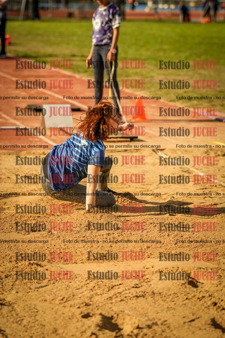 Fotos del salto en largo de mujeres