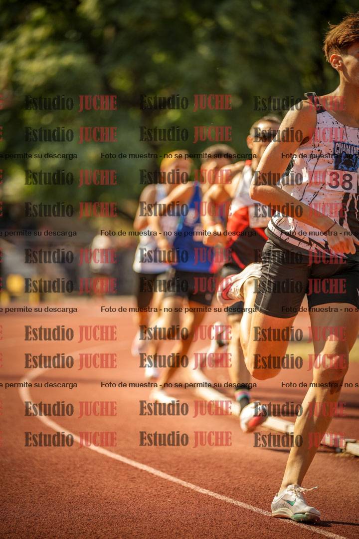 Fotos de los 800 m llanos de varones