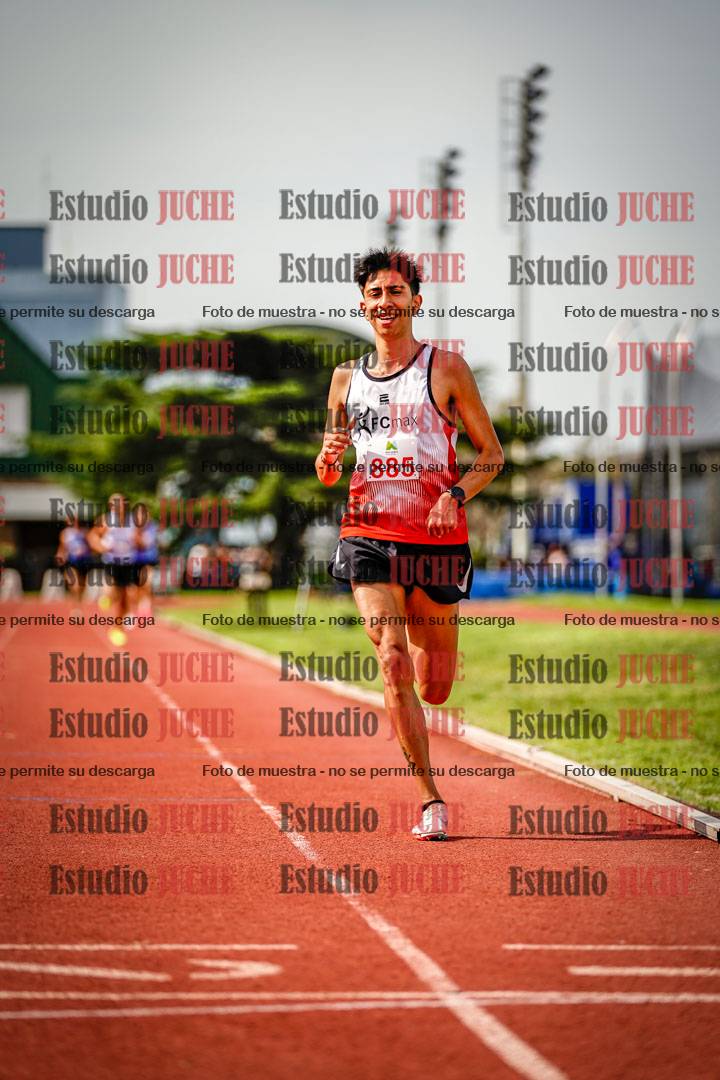Fotos de los 3000 m llanos de varones