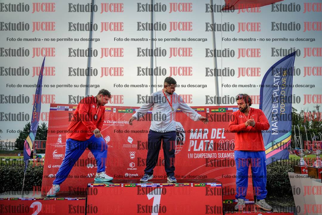 Fotos de algunos extras y podios del día 1