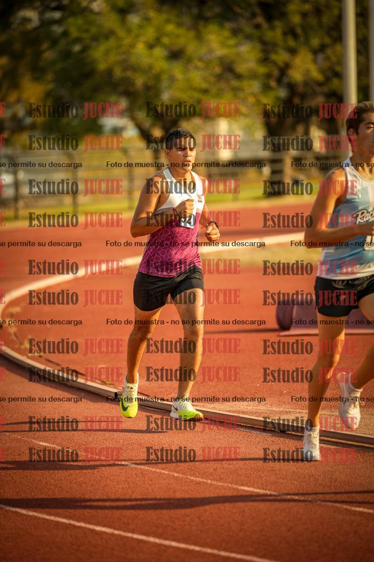 Fotos de los 5000 m llanos de mujeres y varones