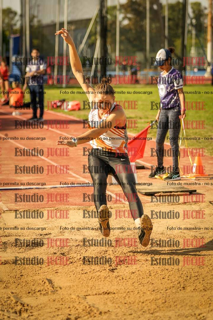 Fotos del salto en largo de mujeres