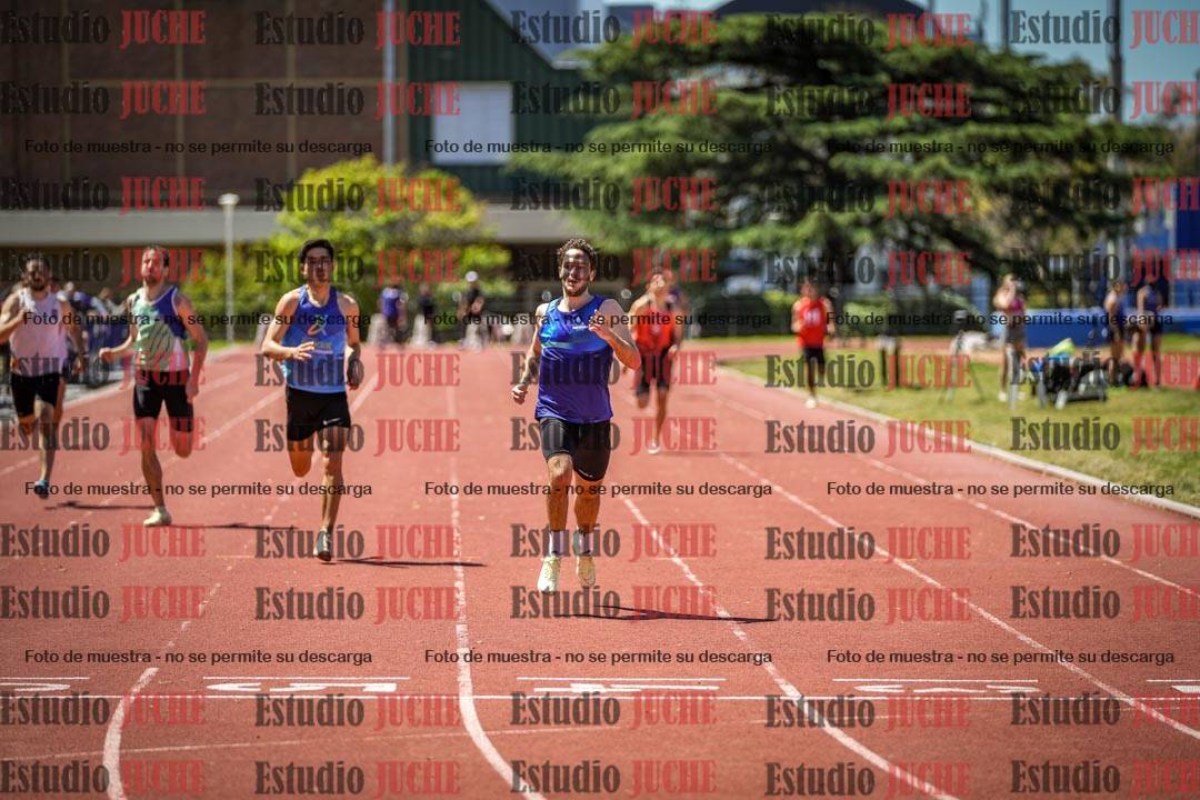 Fotos de los 400 m llanos de varones