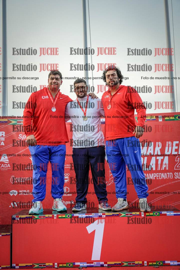 Fotos de algunos extras y podios del día 1