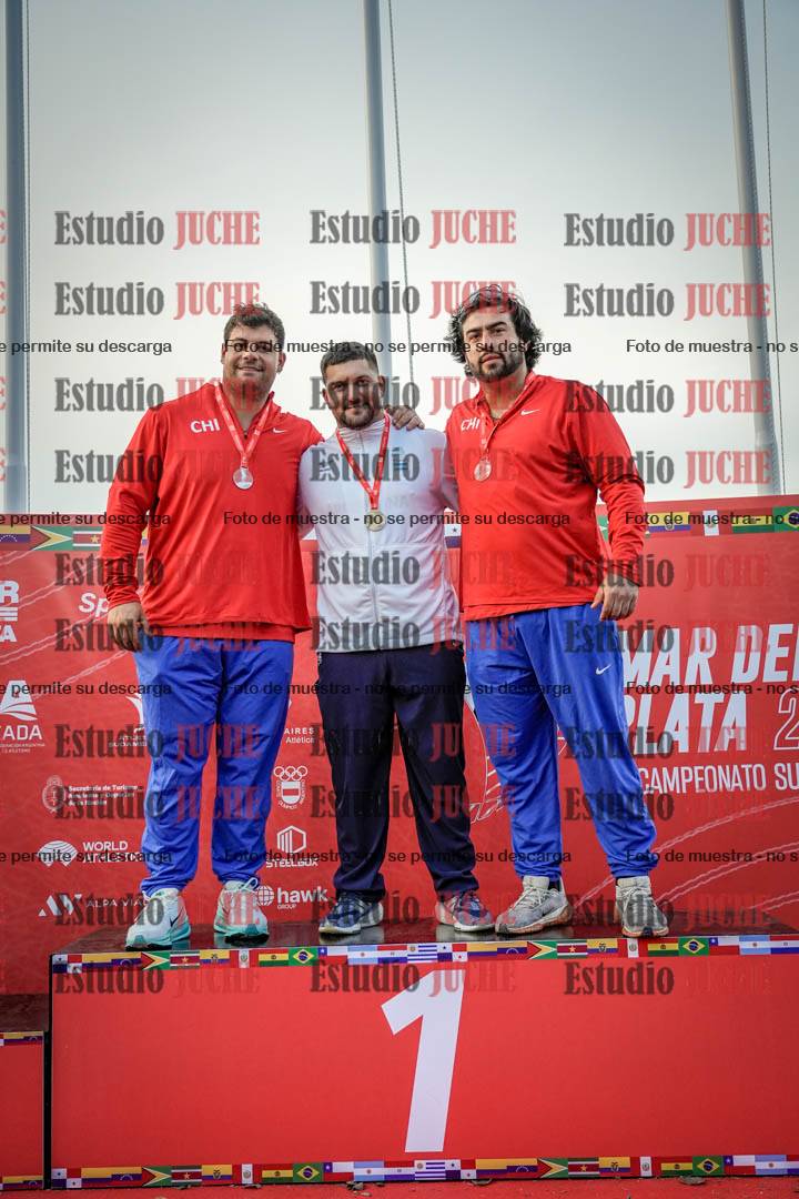Fotos de algunos extras y podios del día 1