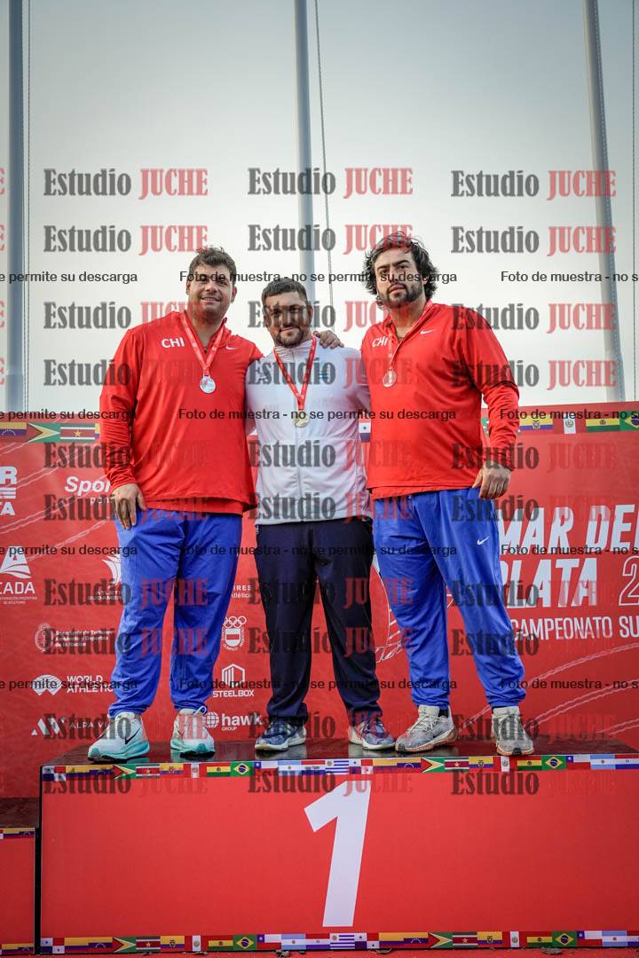 Fotos de algunos extras y podios del día 1