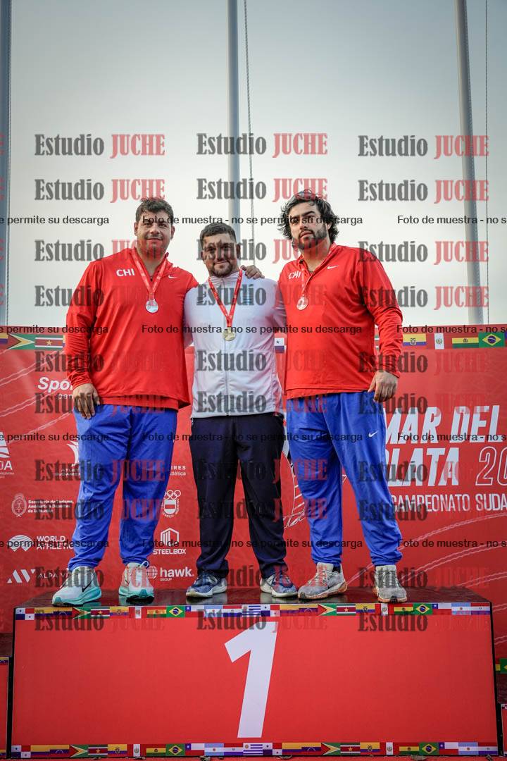 Fotos de algunos extras y podios del día 1