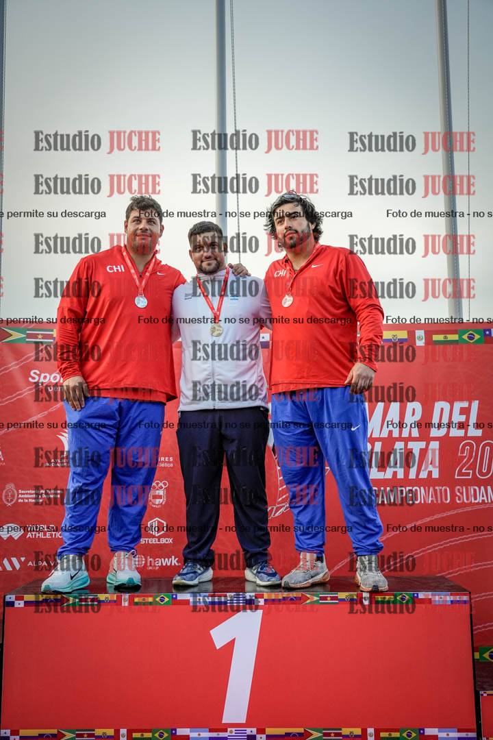Fotos de algunos extras y podios del día 1