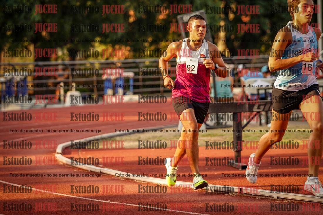 Fotos de los 5000 m llanos de mujeres y varones