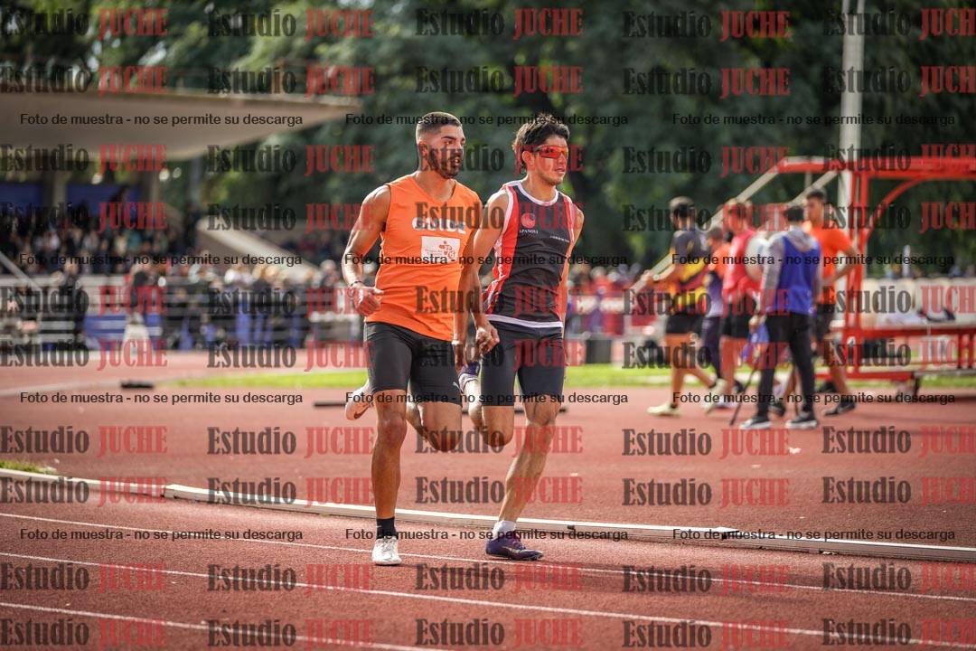 Fotos de los 400 m llanos de varones