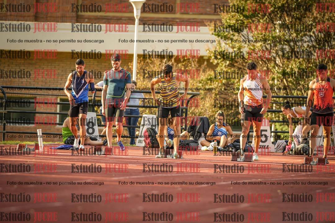 Fotos de los 100 m llanos de varones - FINAL