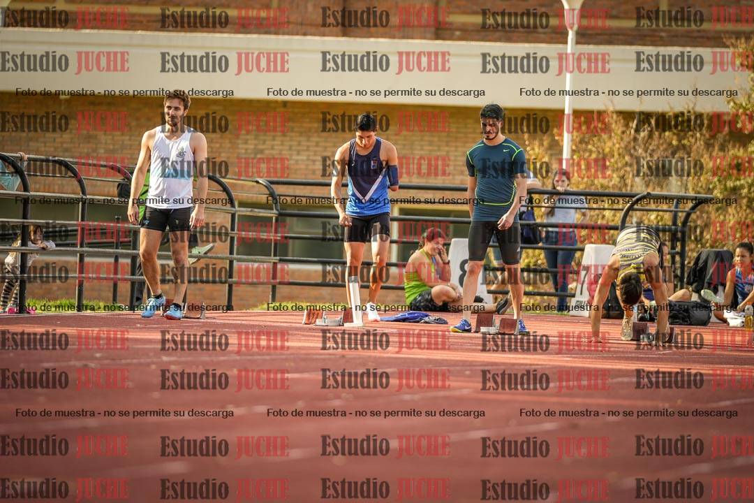Fotos de los 100 m llanos de varones - FINAL